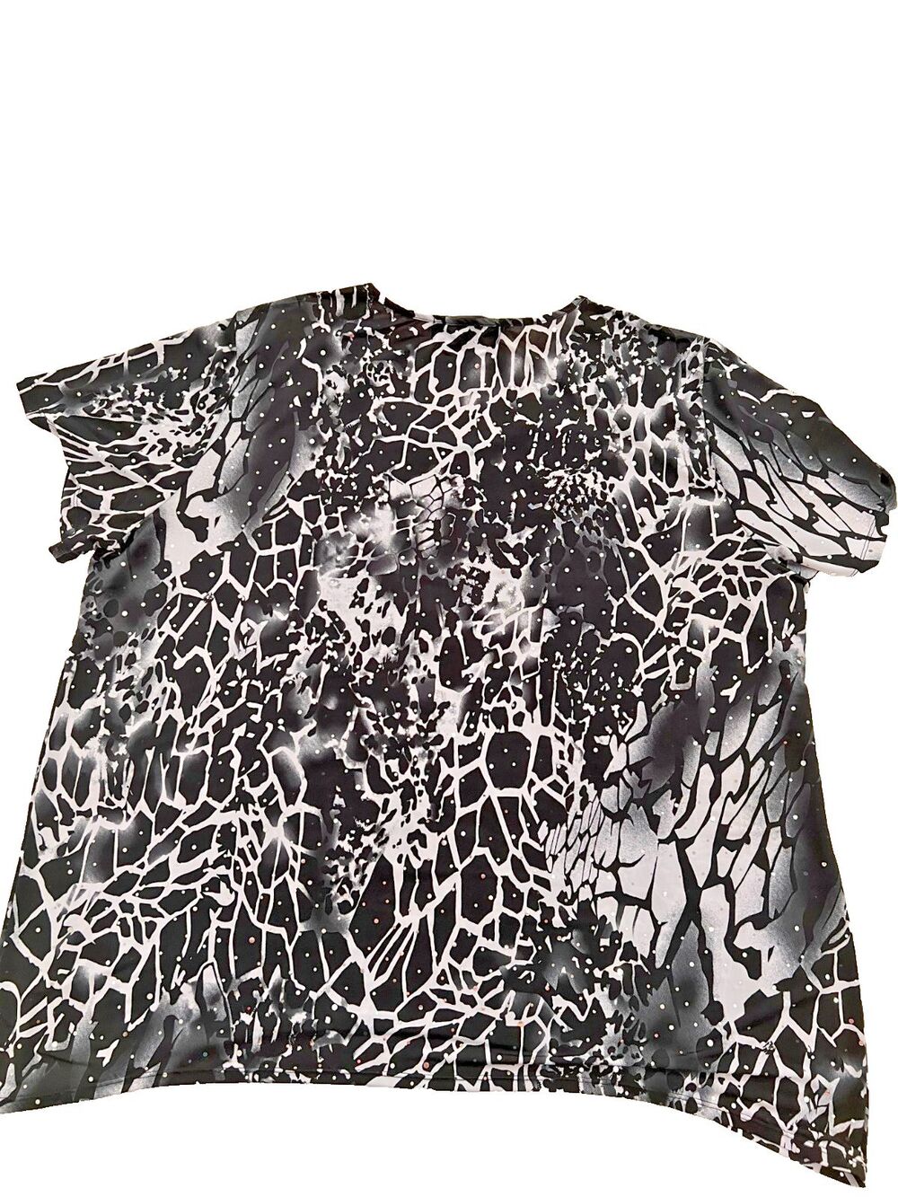 G Collection, Sparkley Black/White Snake Print V-Neck short Sleeve pullover 3X